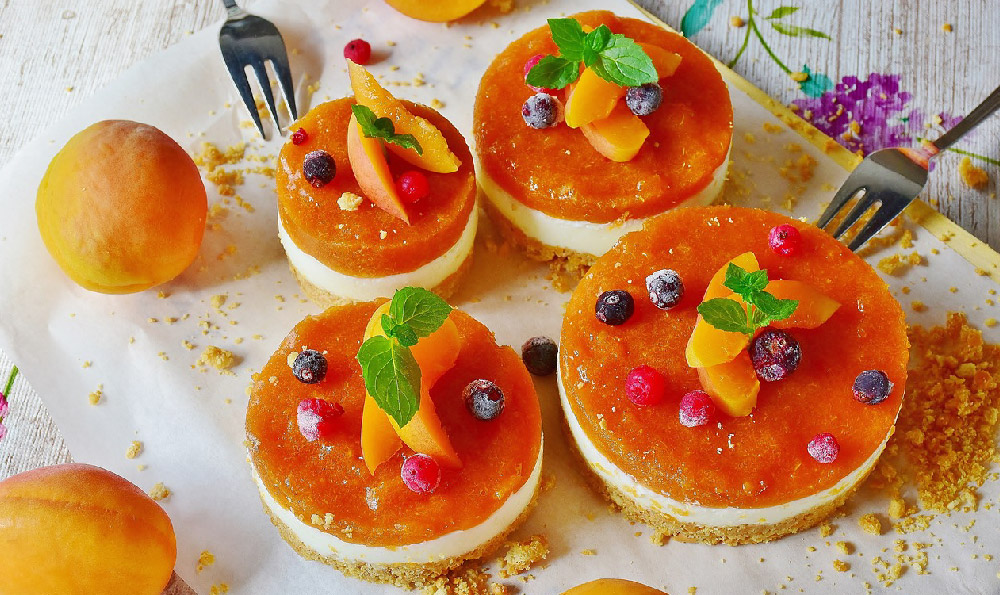 草莓熊蛋糕千层：创意与美味的完美结合